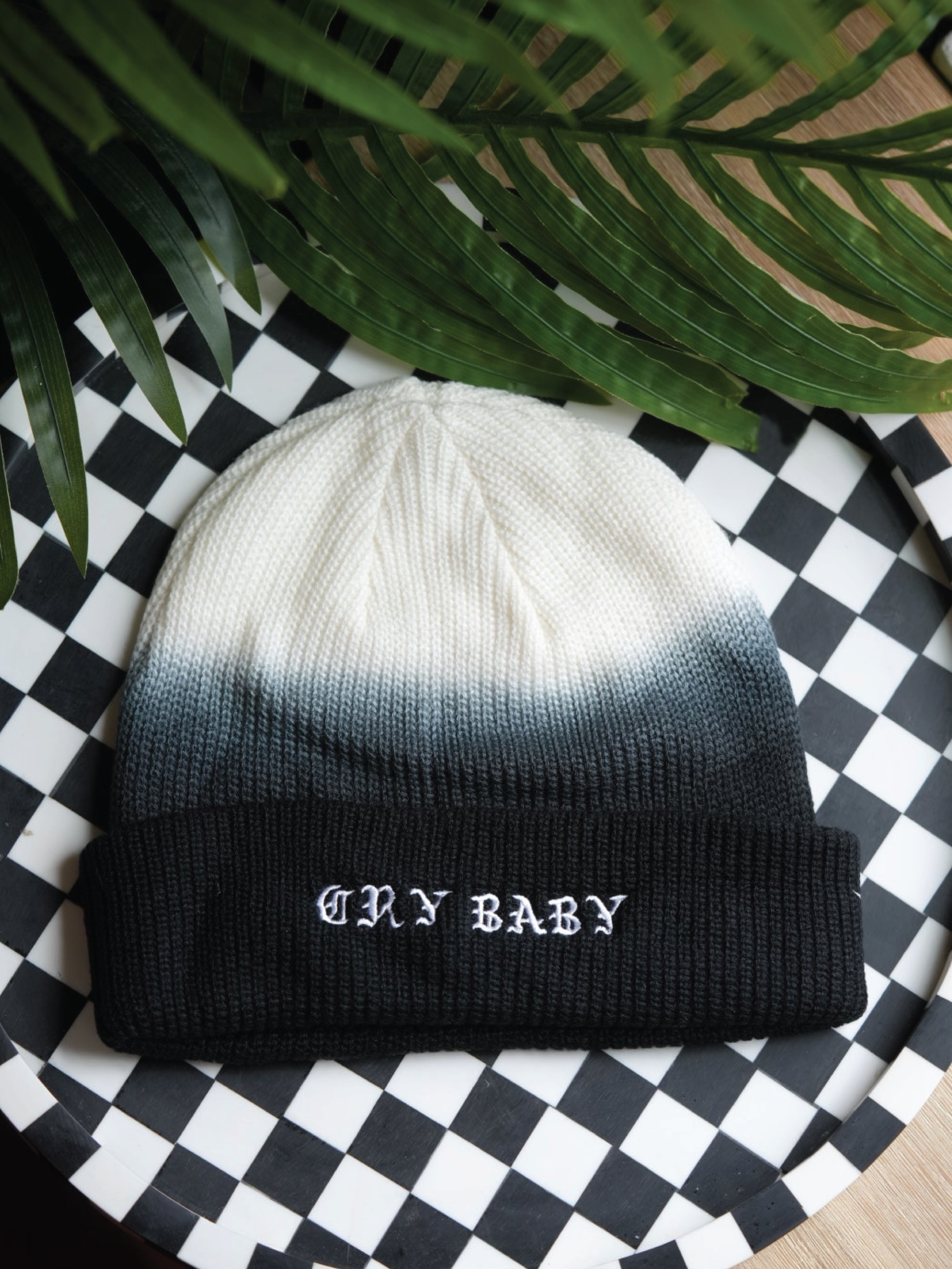 Cry Baby beanie with ombre design – perfect for your emo night look with a sad vibe. 