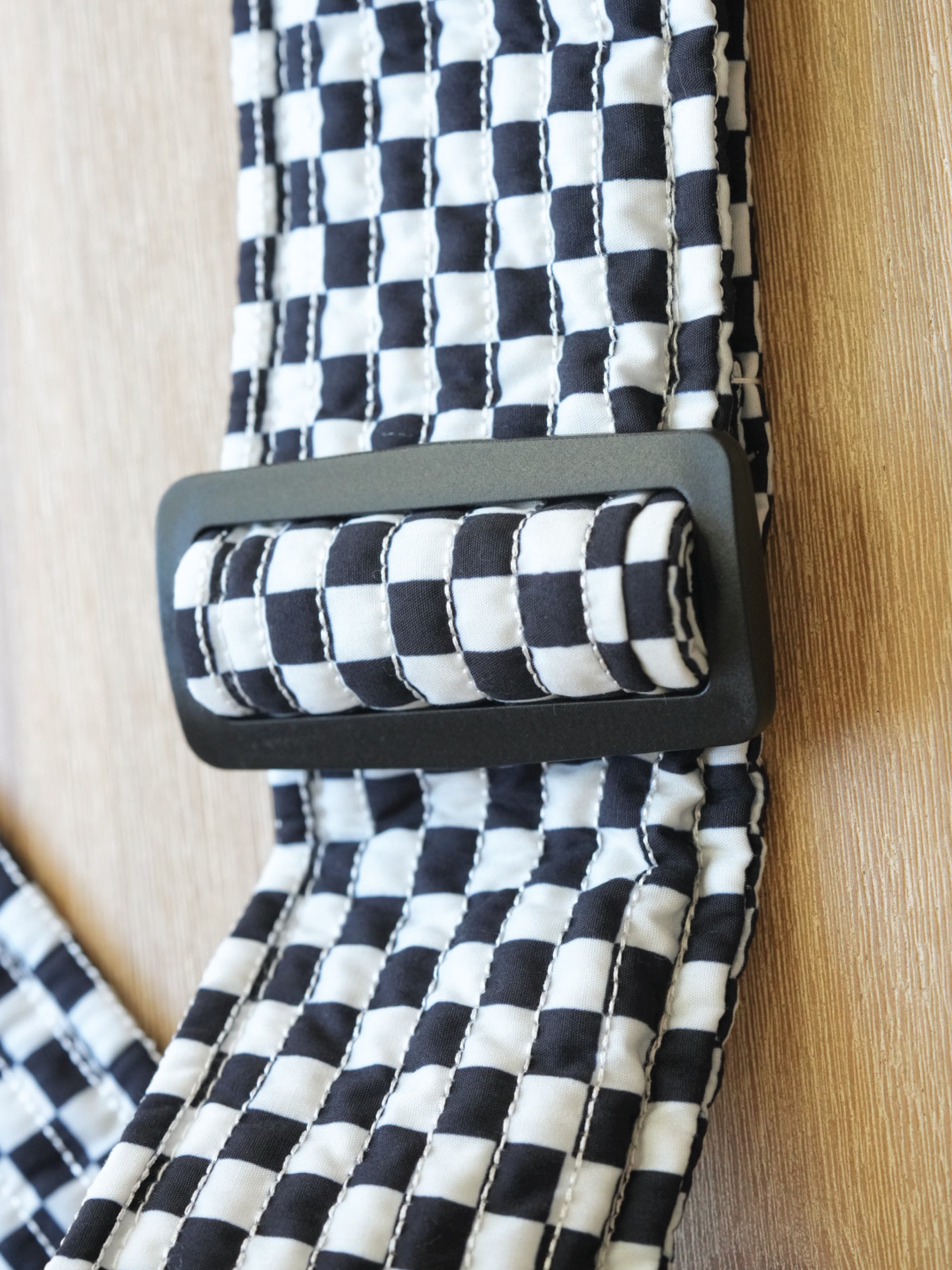 With its adjustable strap and comfortable design, the Moxxie Pet Sling Carrier ensures both you and your pet can move freely.