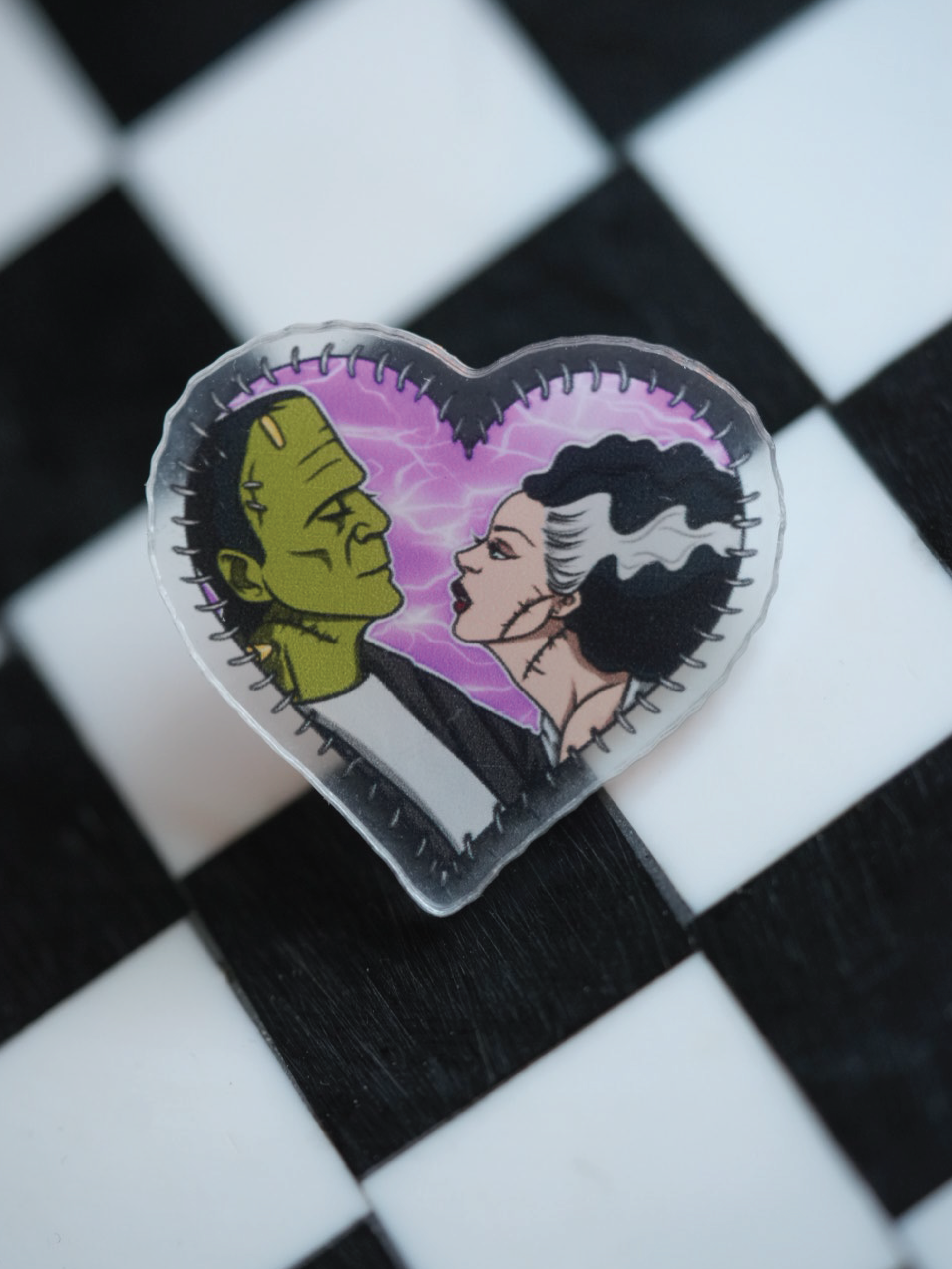 Spooky babe Frankenstein + Bride pin – a must-have for fans of romance and Halloween vibes.